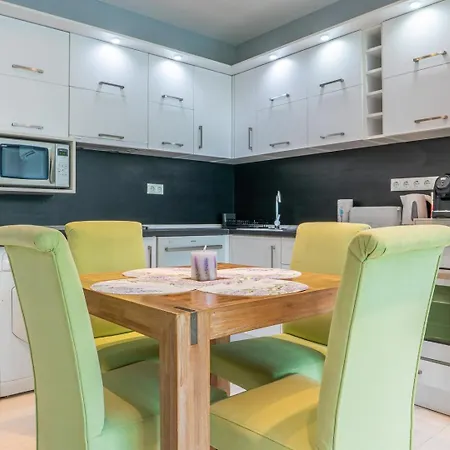 Apartman Ndk Panorama 2br *
